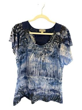 Live and Let Live Soft Blue Patterned Top with Lace Back Detail – XL